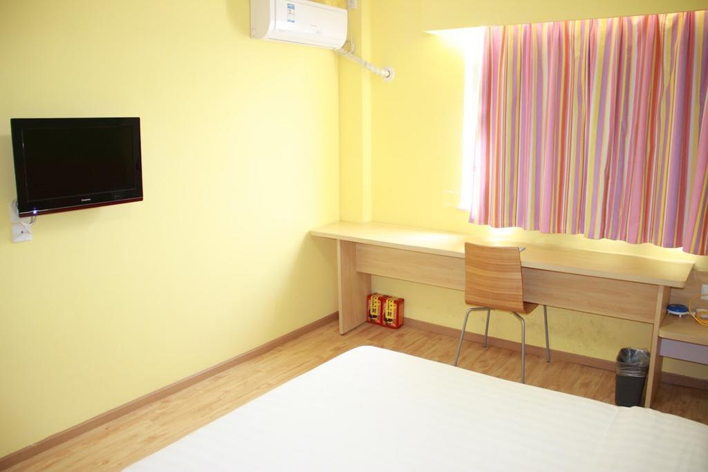 7Days Inn Jiangmen Peng Jiang Qiao North Esterno foto